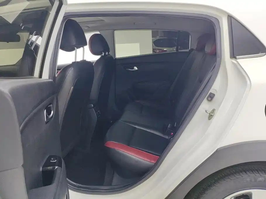 Kia KX Cross — миниатюра 11
