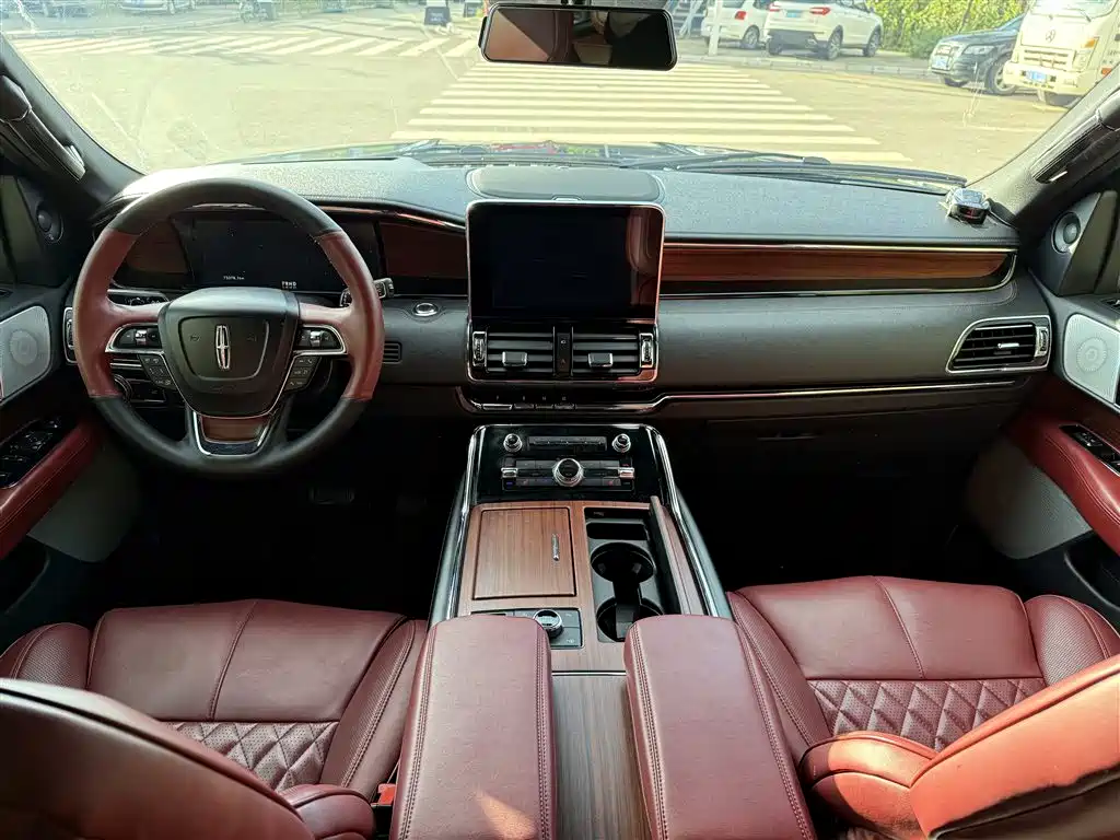 LINCOLN NAVIGATOR