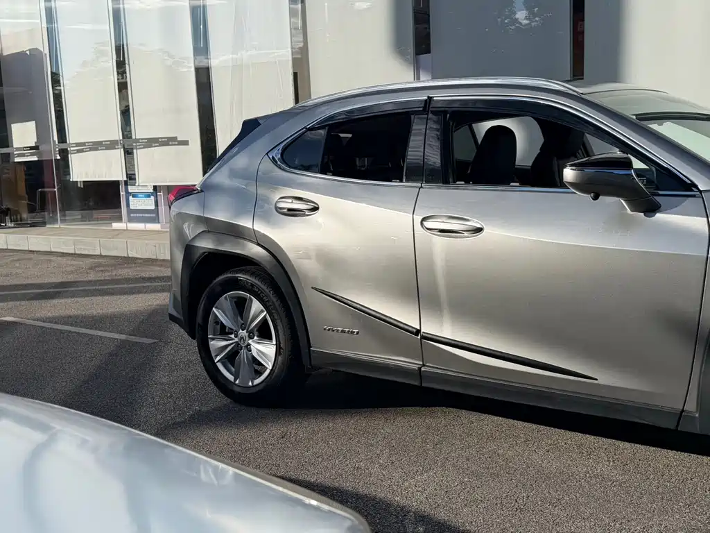 Lexus UX — миниатюра 3