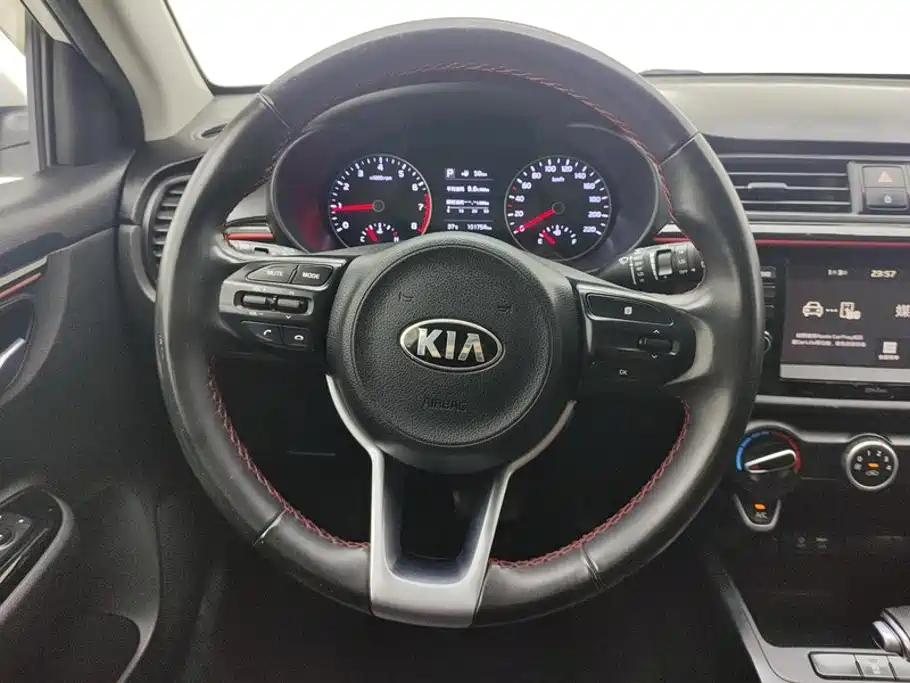 Kia KX Cross — миниатюра 15