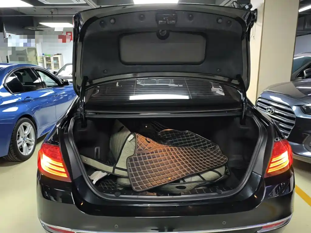 BMW 5 Series — миниатюра 19