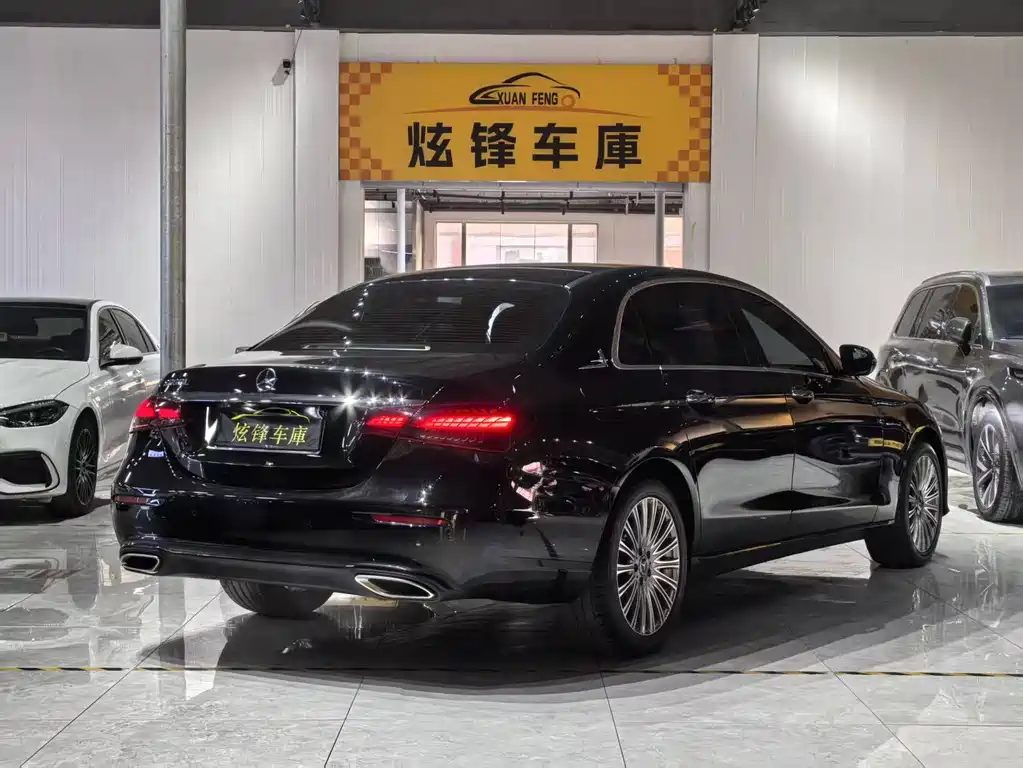 MERCEDES-BENZ E CLASS