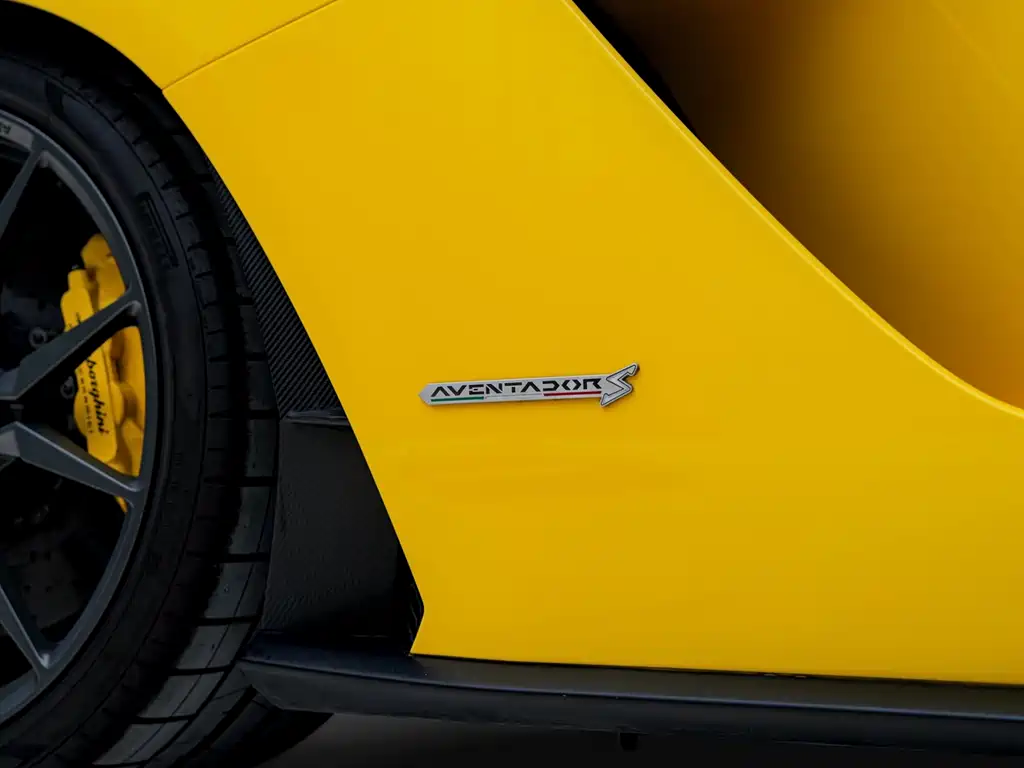 Lamborghini Aventador — миниатюра 6