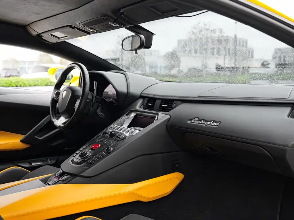 Lamborghini Aventador — миниатюра 16