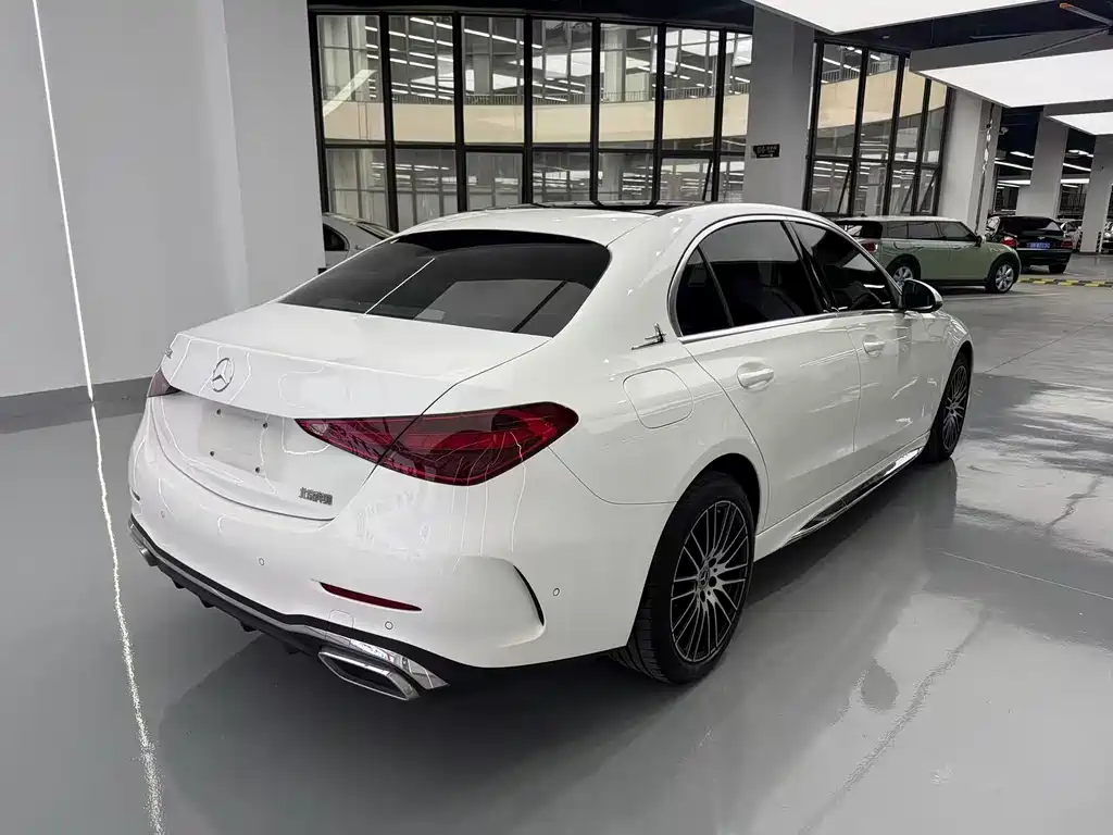Mercedes-Benz C-Class — миниатюра 13