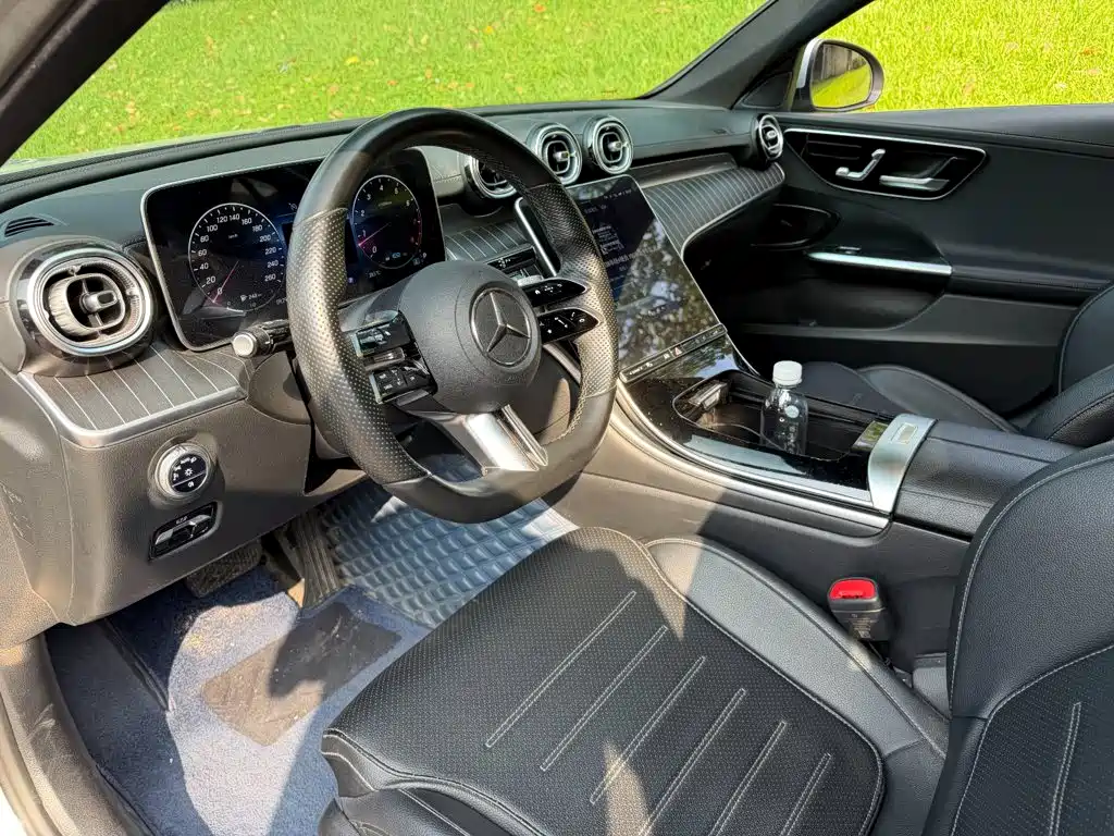 Mercedes-Benz C-Class — миниатюра 7