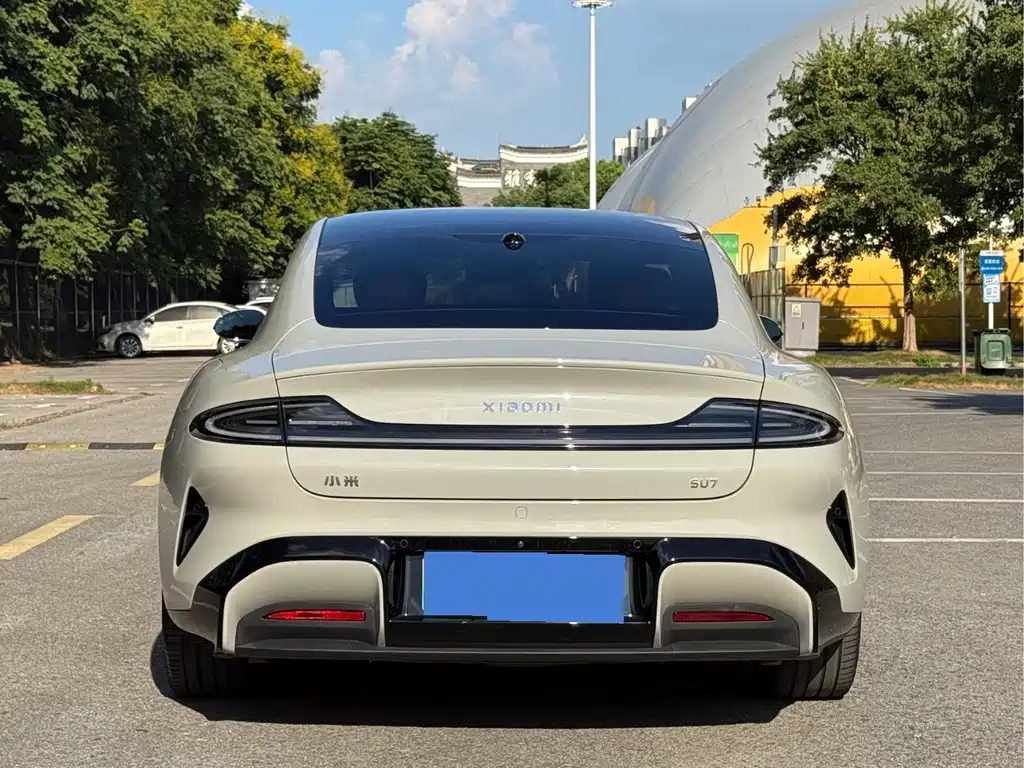 Xiaomi SU7 — миниатюра 5