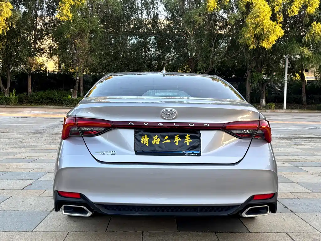 Toyota Avalon — миниатюра 8