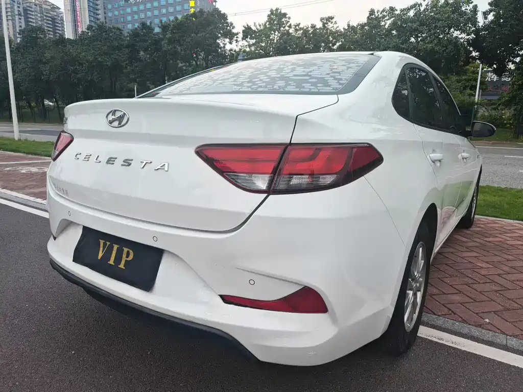 Hyundai Elantra — миниатюра 7