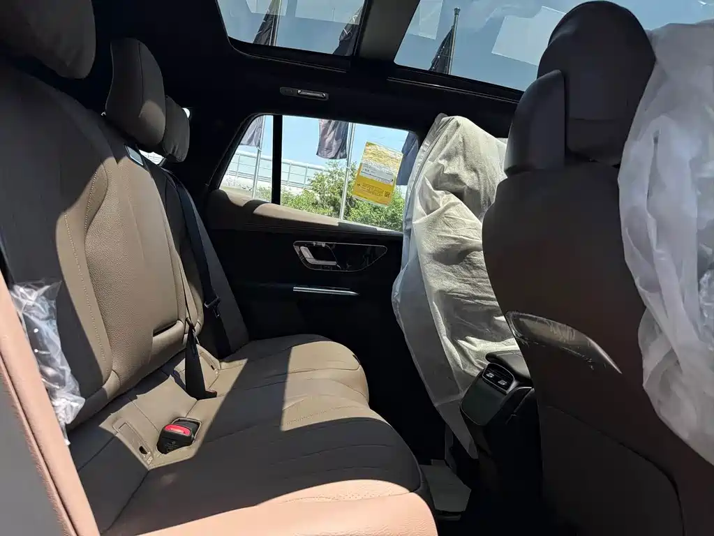 Mercedes-Benz EQE SUV — миниатюра 11