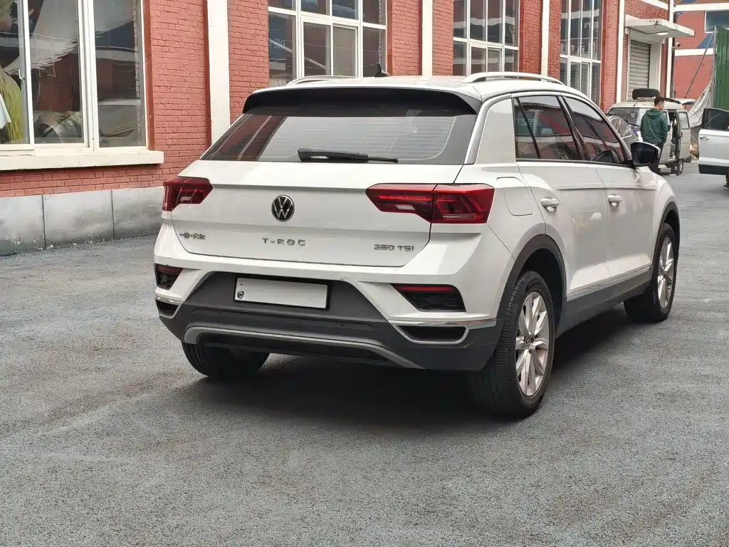 Volkswagen T-Roc 2022 — фото 4