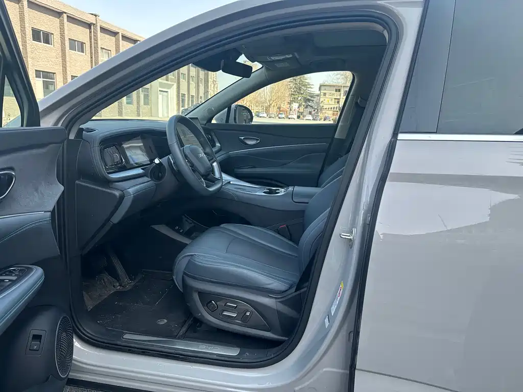 BYD SEA LION 07 DM I