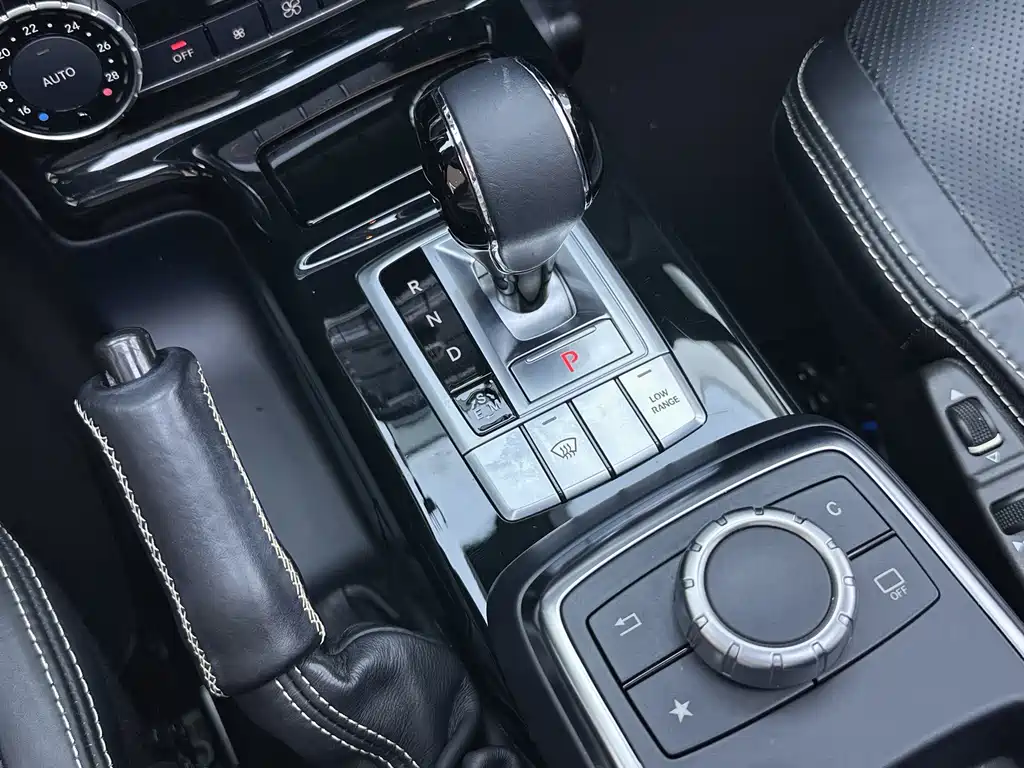 Mercedes-Benz G-Class — миниатюра 12