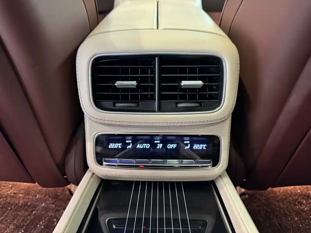 Mercedes-Benz GLS — миниатюра 21