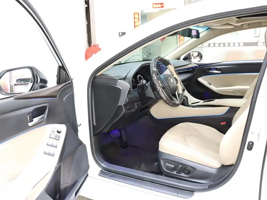 Toyota Avalon — миниатюра 10