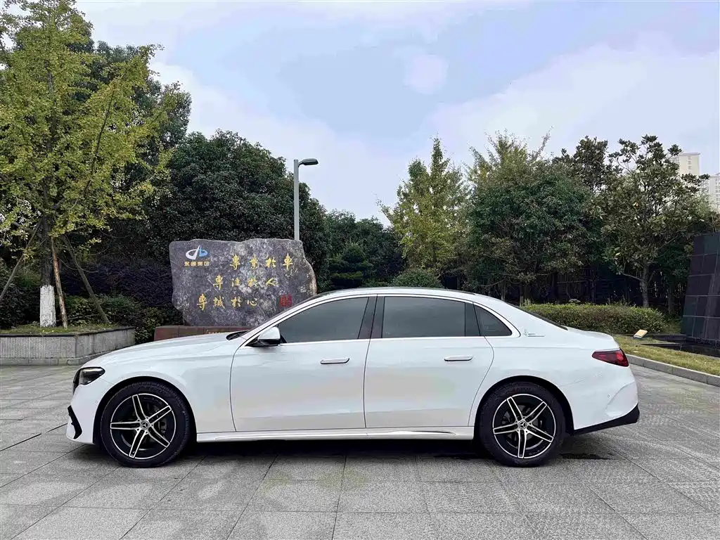 Mercedes-Benz E-Class 2024 — фото 13