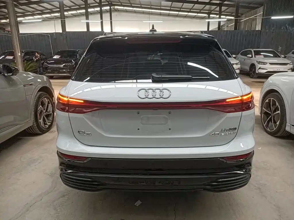 Audi Q5 e-tron — миниатюра 6
