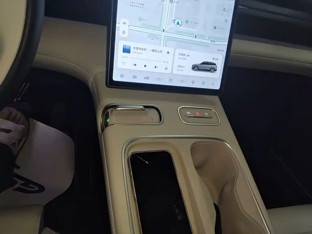 NIO ES6 — миниатюра 14