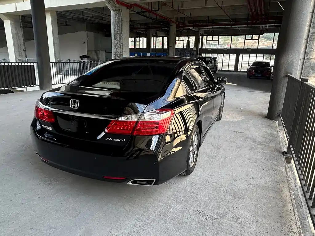 Honda Accord — миниатюра 6