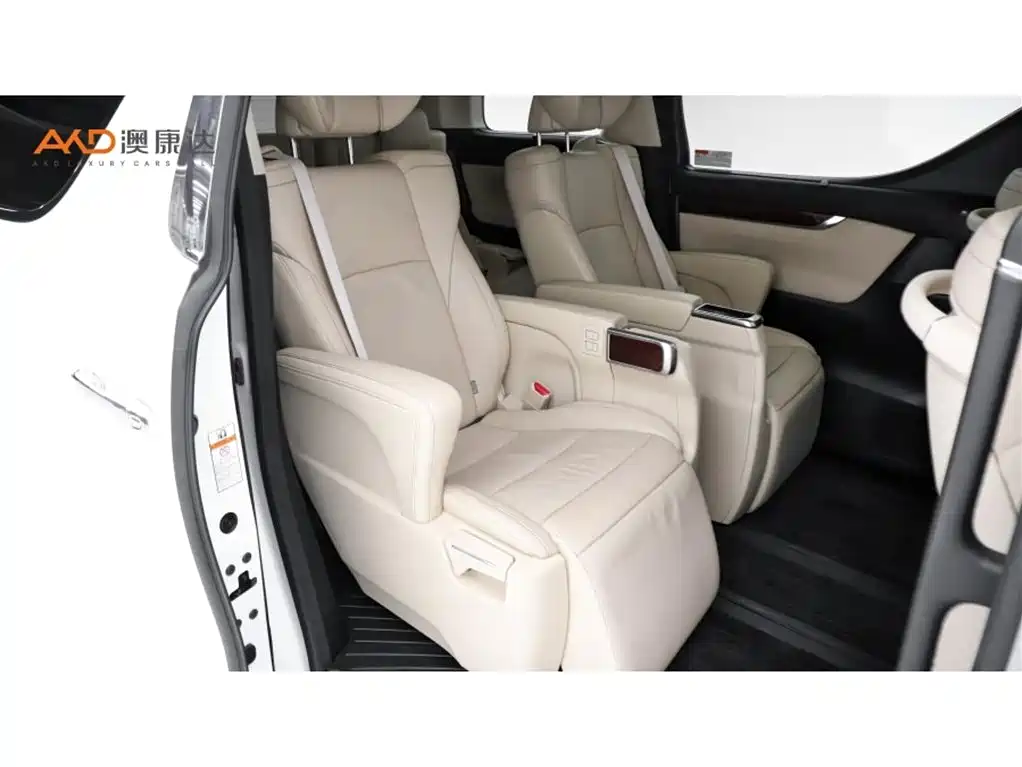 Toyota Alphard — миниатюра 8