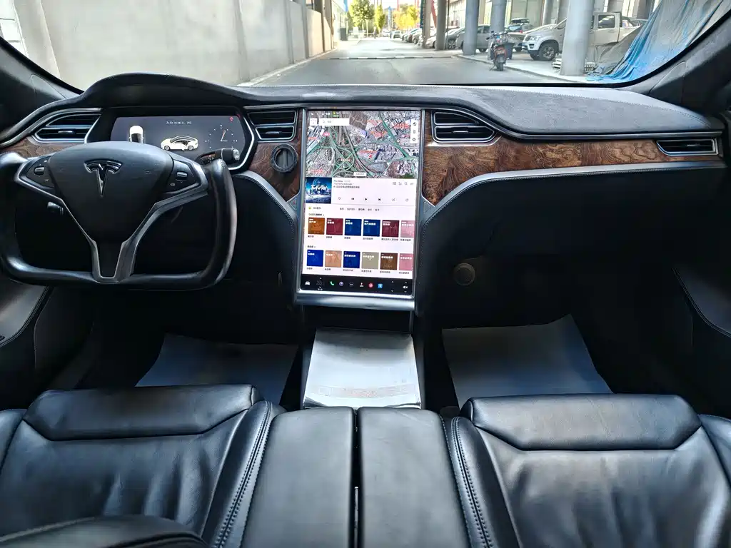 TESLA MODEL S