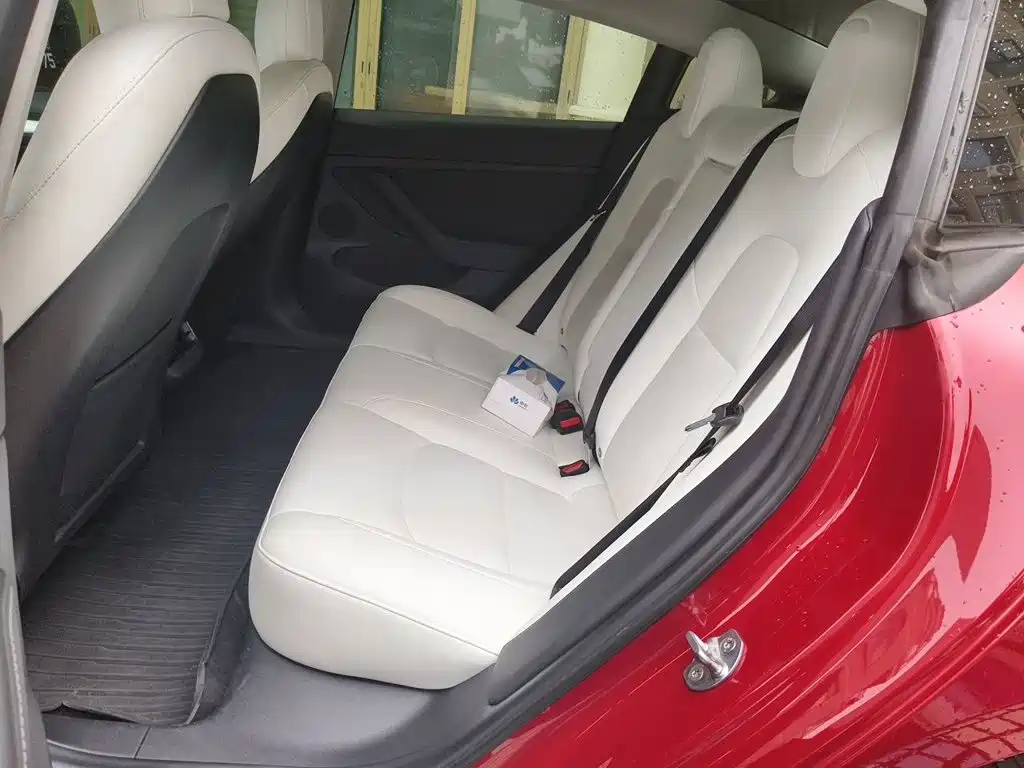 Tesla Model 3 — миниатюра 18