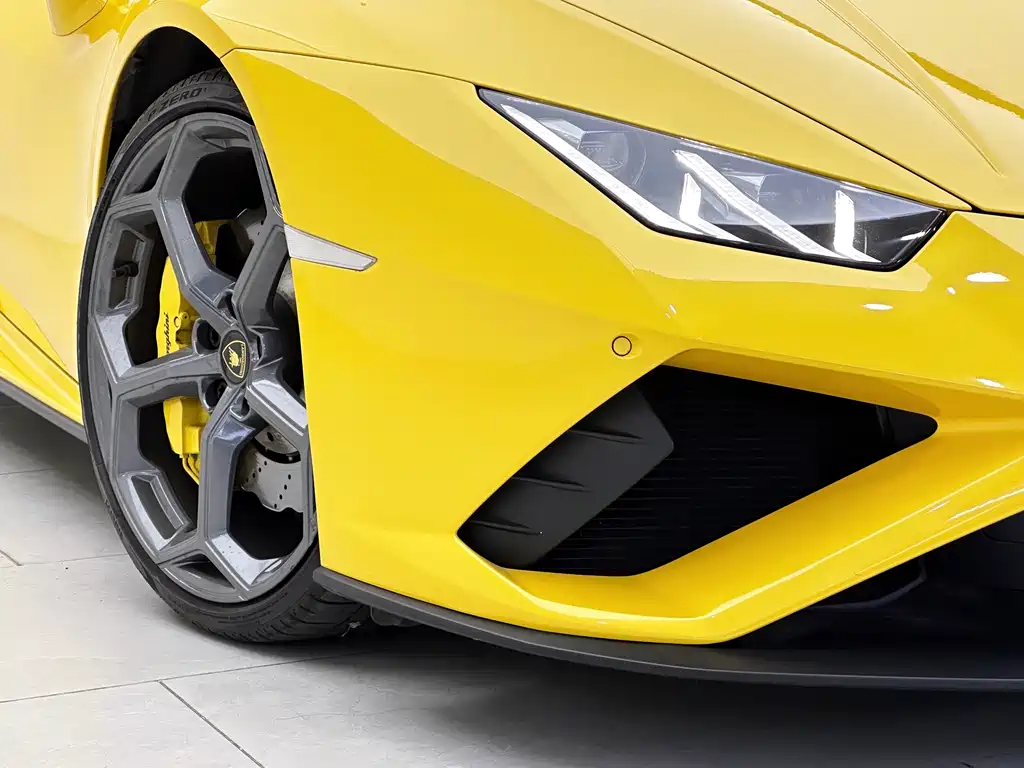 LAMBORGHINI HURACÁN