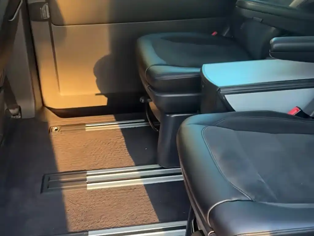 Volkswagen Multivan — миниатюра 7