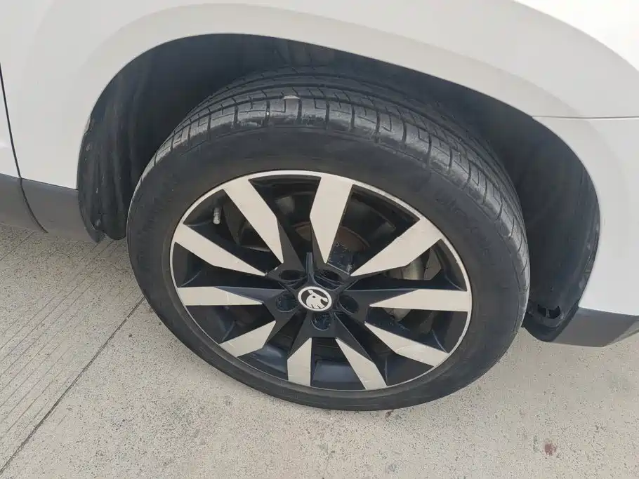 Skoda Karoq — миниатюра 6