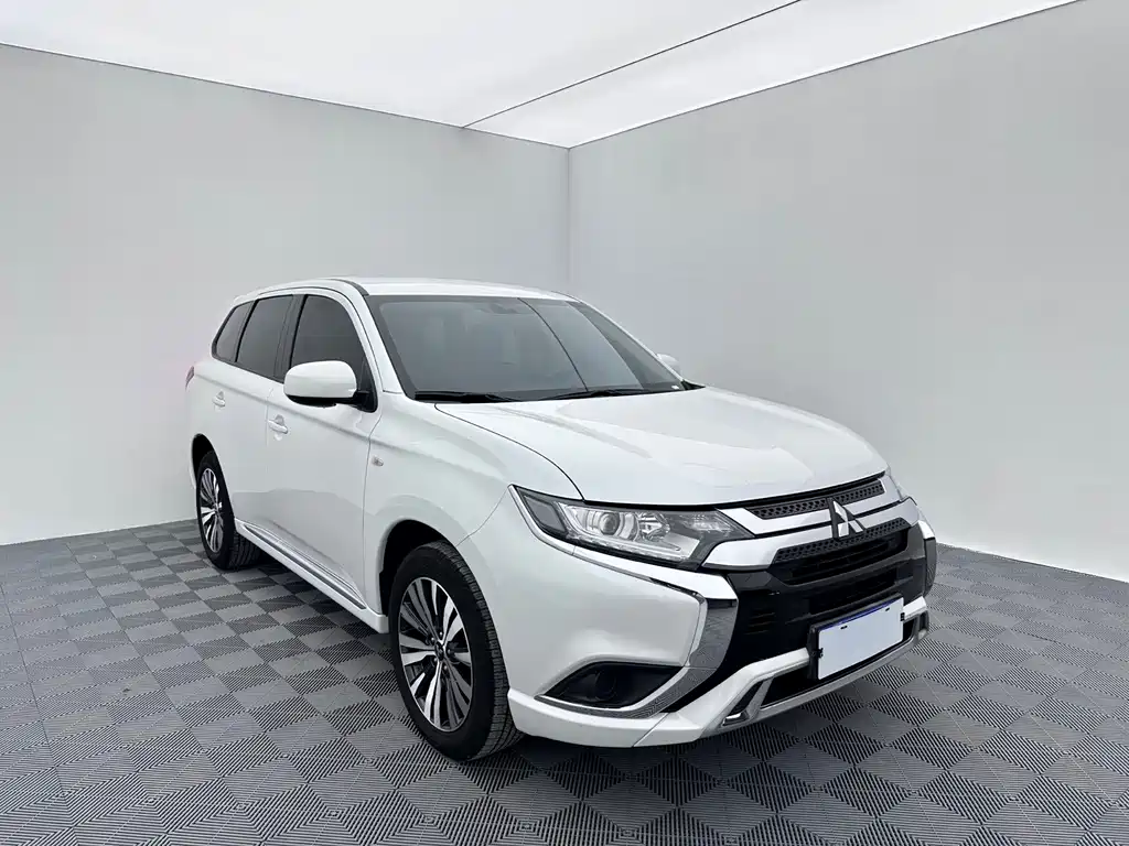Mitsubishi Outlander — миниатюра 3