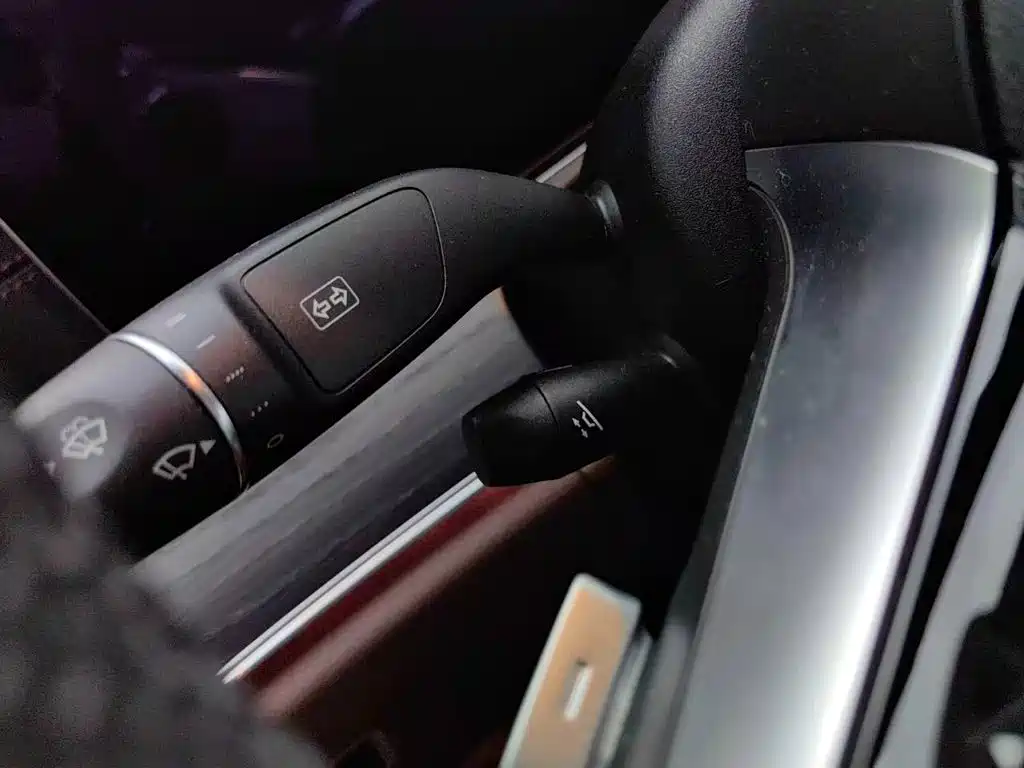 Mercedes-Benz E-Class — миниатюра 14