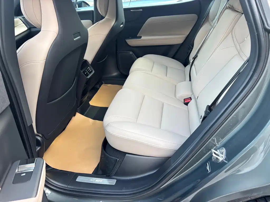 Volvo гибрид Volvo XC70 plug-in — миниатюра 9