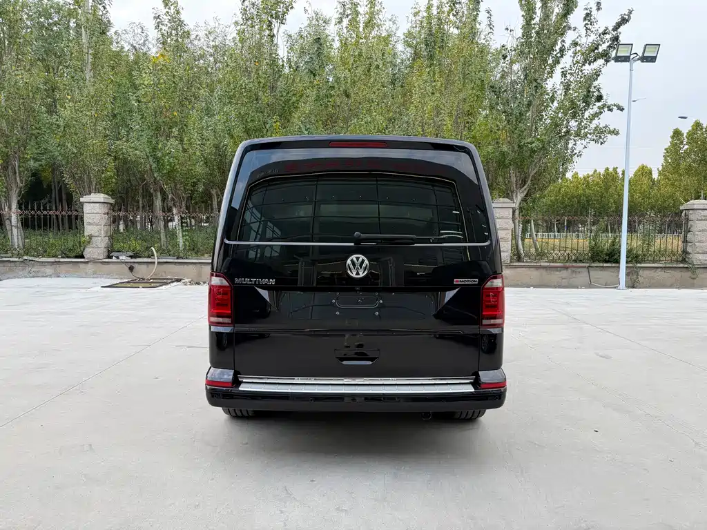 Volkswagen Multivan — миниатюра 5