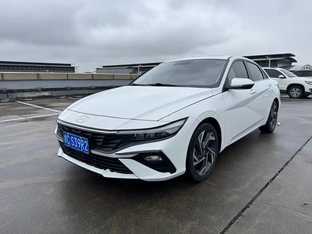 Hyundai Elantra 2023