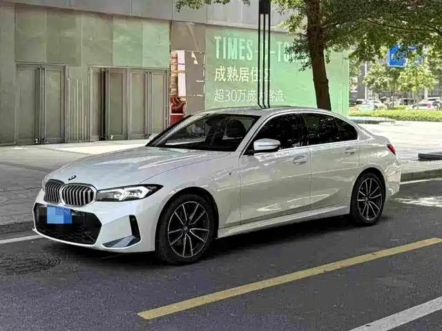 BMW 3-Series 2024 320i M — фото 1