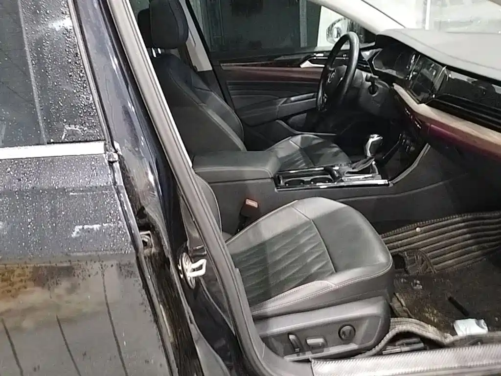Volkswagen Passat PHEV — миниатюра 25