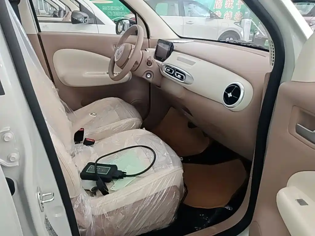 Wuling MINIEV — миниатюра 25