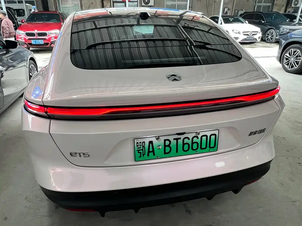 NIO NIO ET5