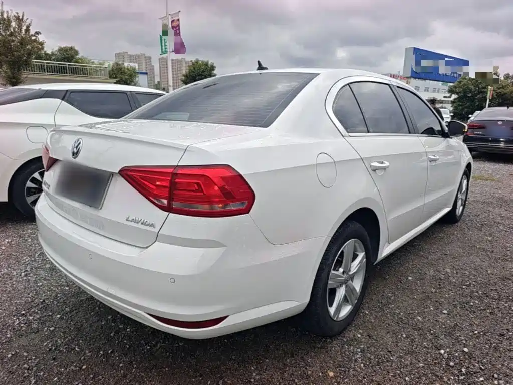 Volkswagen Lavida — миниатюра 7