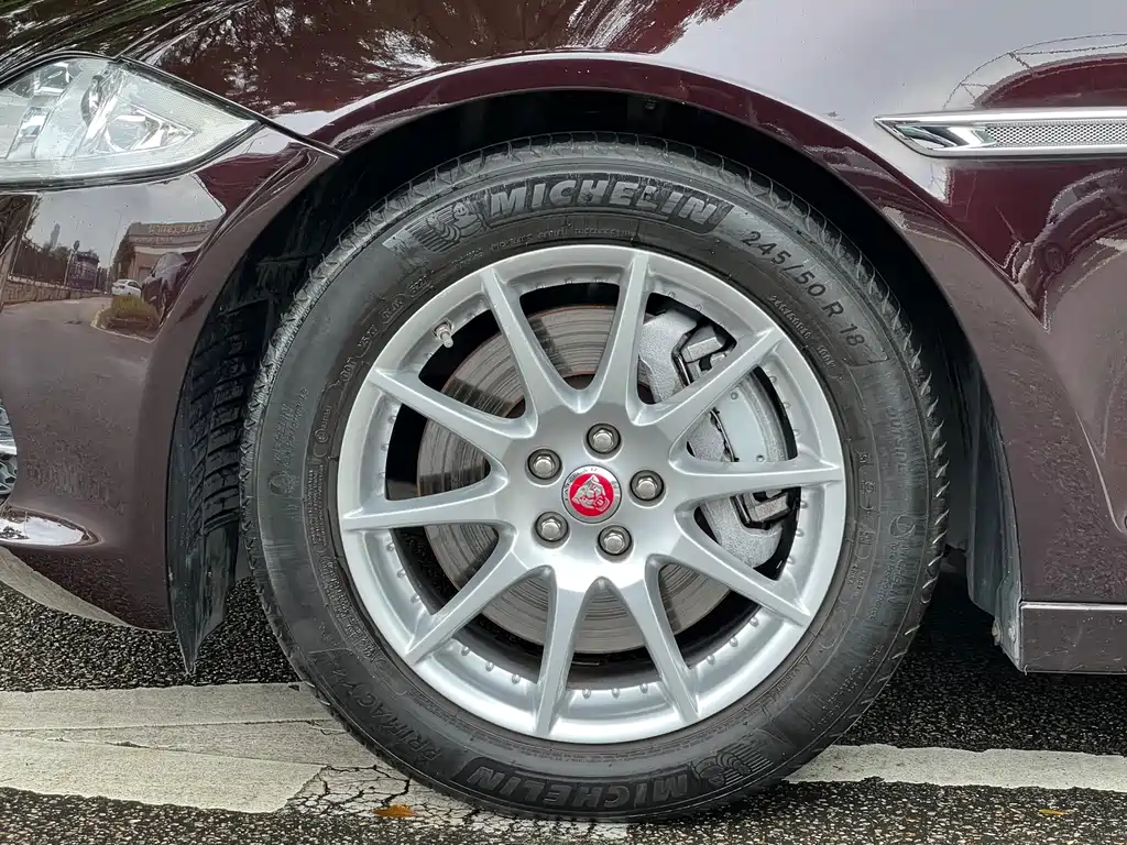 Jaguar XJ — миниатюра 16