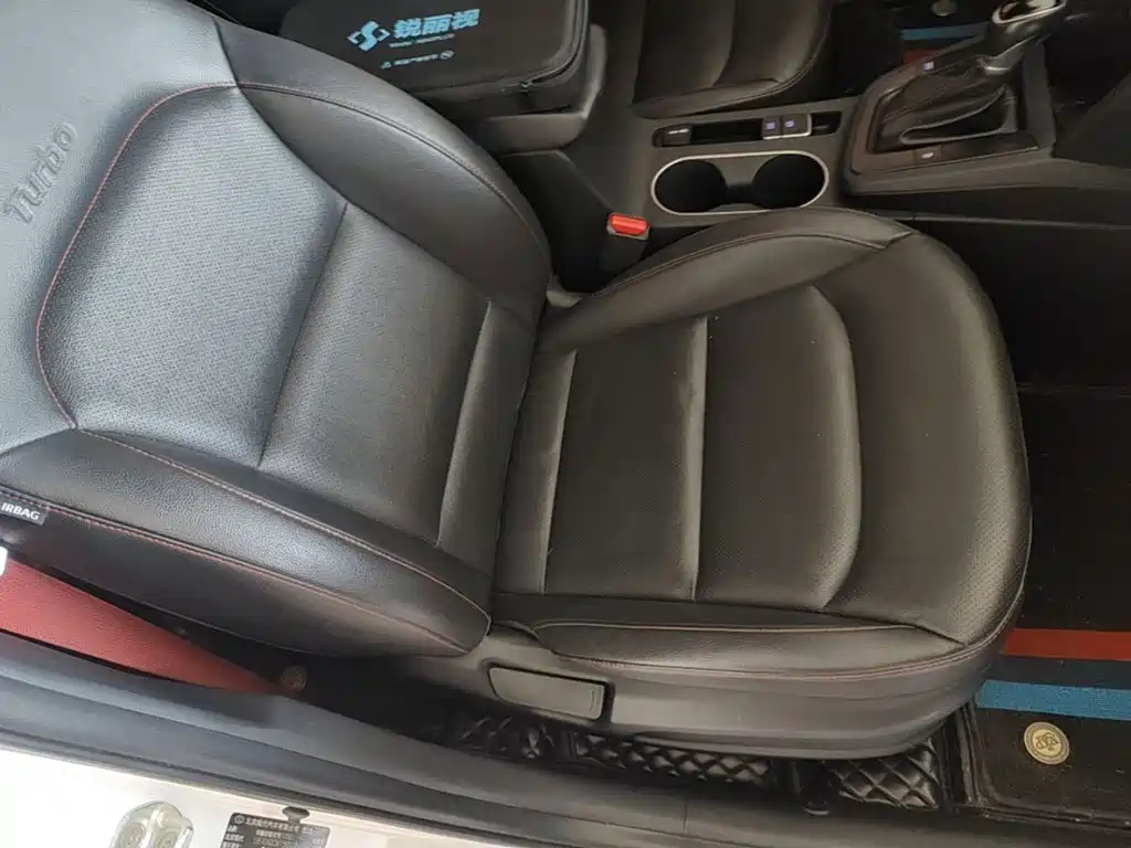 Hyundai Elantra — миниатюра 25