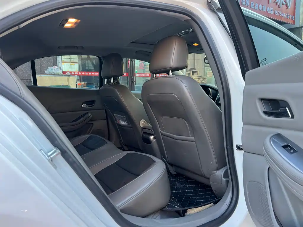 Chevrolet Malibu — миниатюра 10