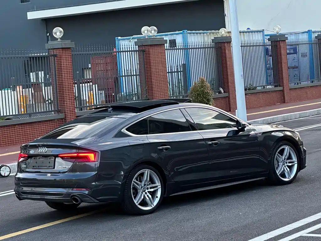 Audi A5 (Import) — миниатюра 3
