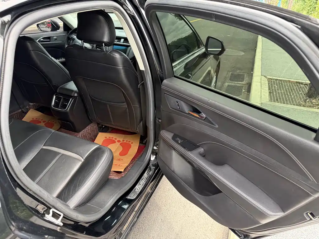 Ford Taurus — миниатюра 15