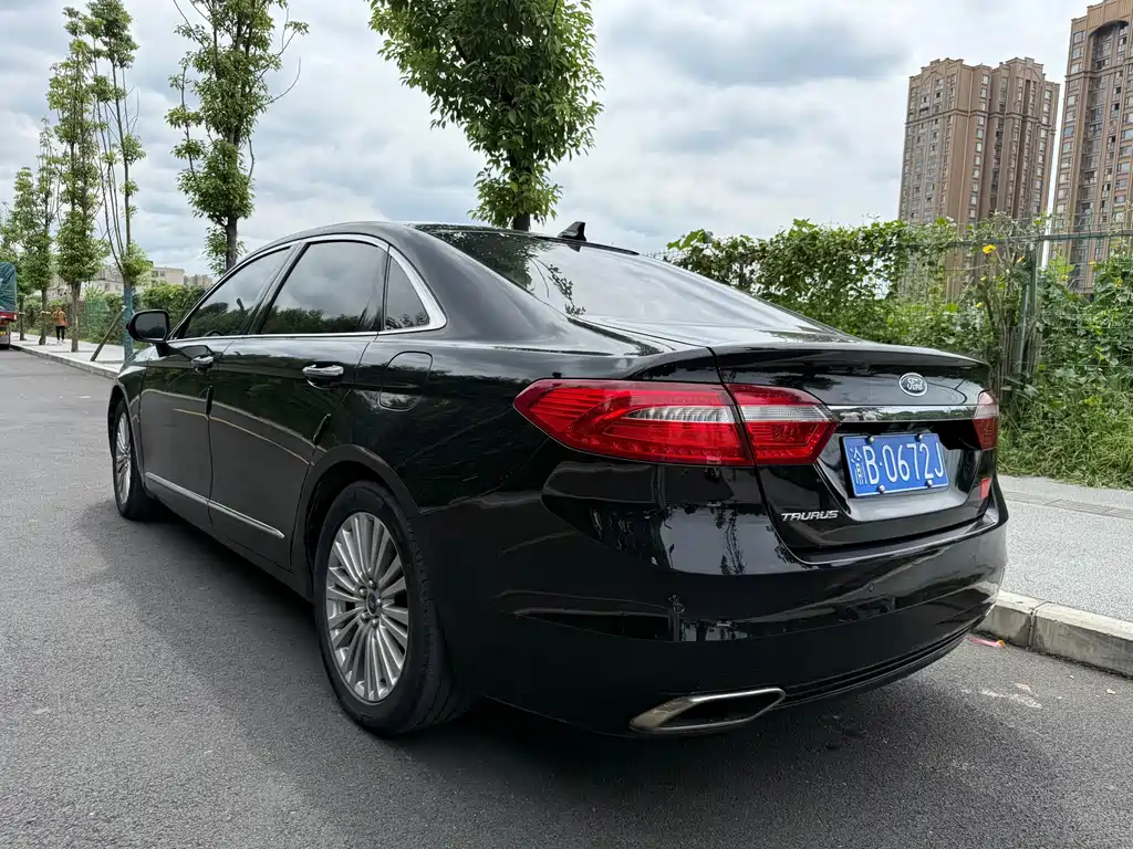 Ford Taurus — миниатюра 22
