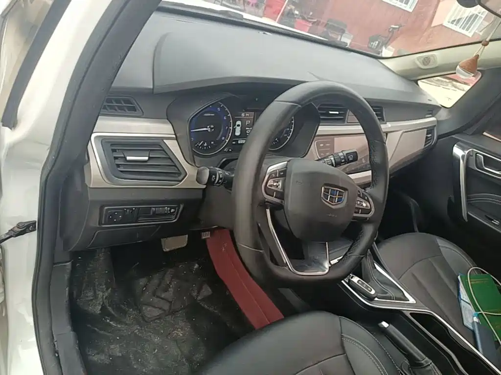 Geely Vision X3 — миниатюра 10