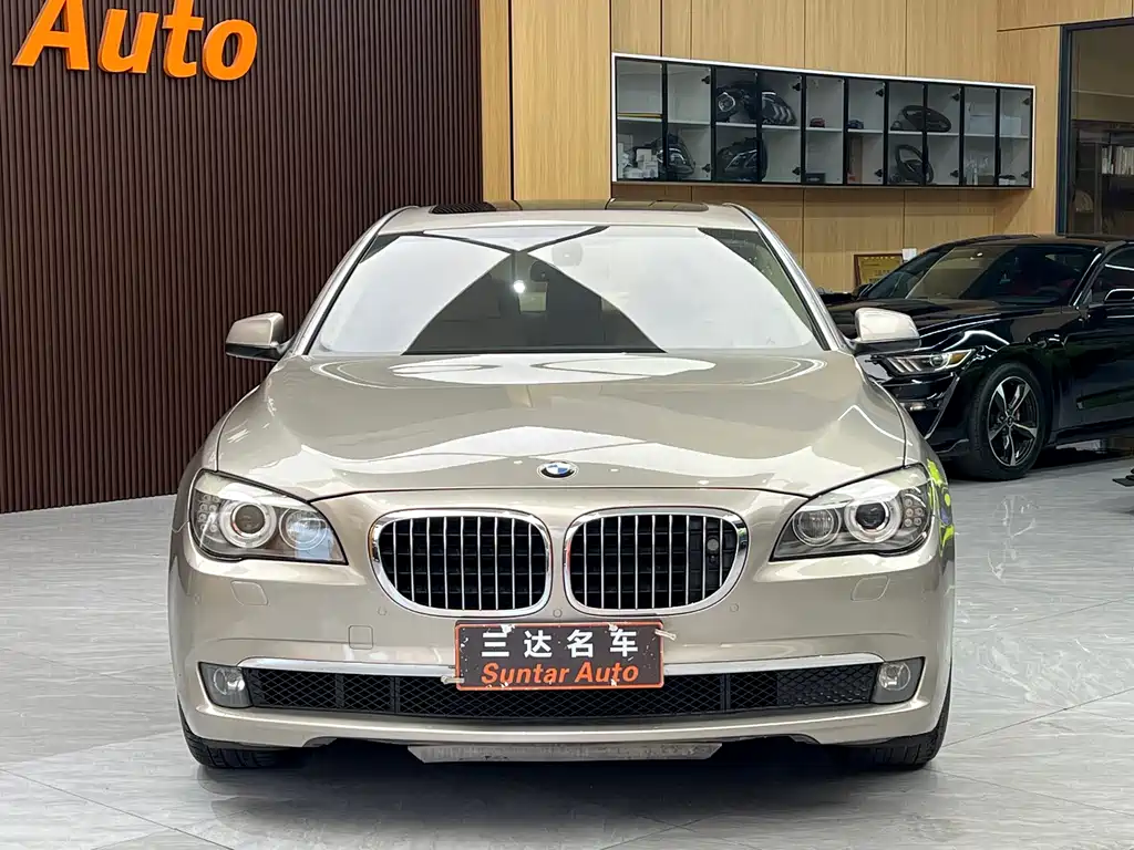 BMW 7 Series — миниатюра 2