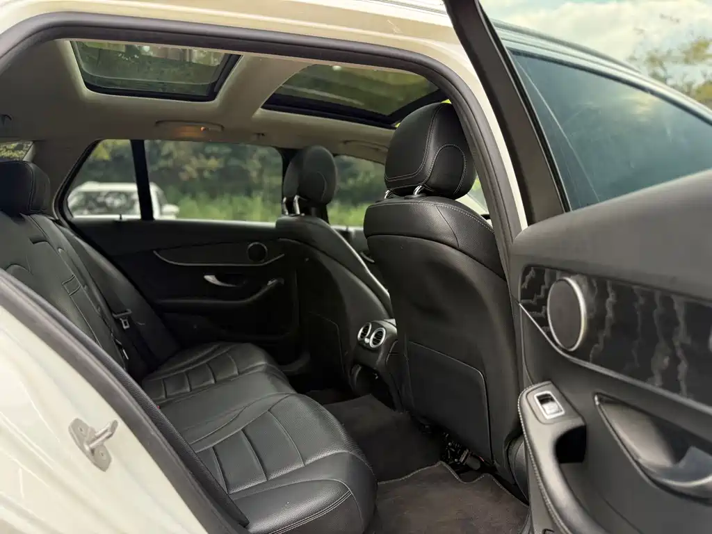 Mercedes-Benz C-Class (Import) — миниатюра 19