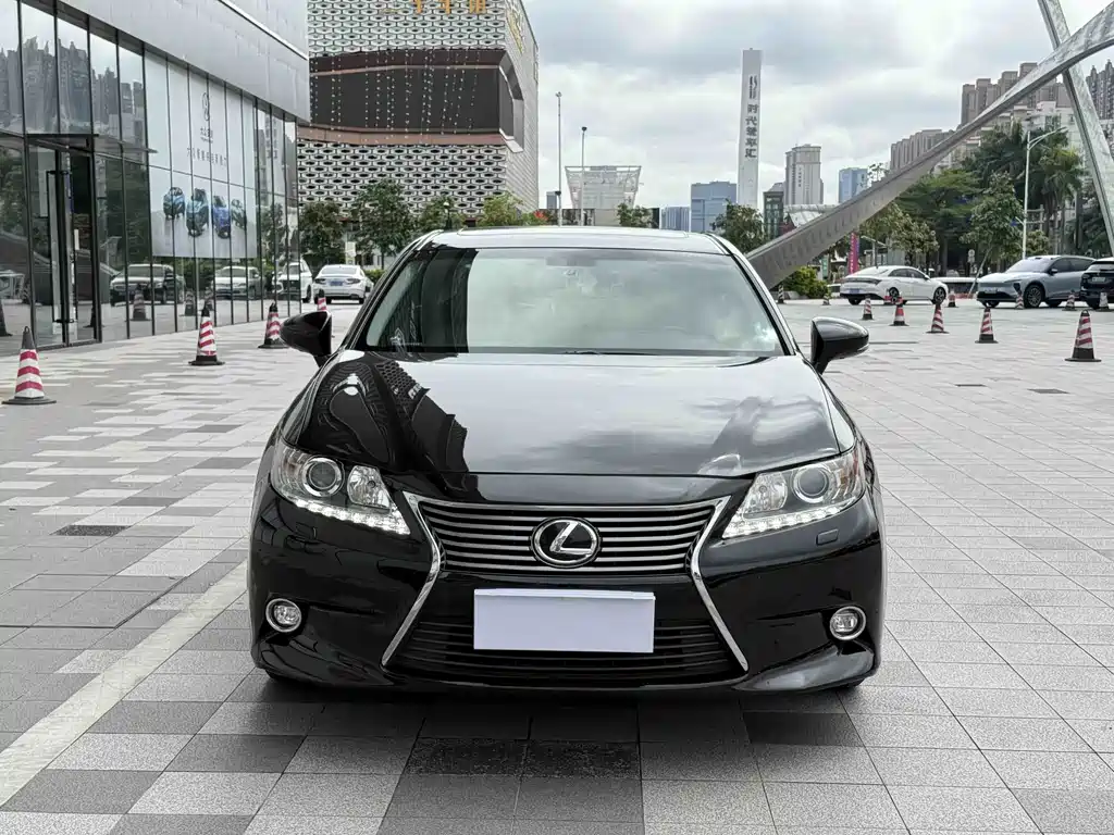 Lexus ES — миниатюра 2
