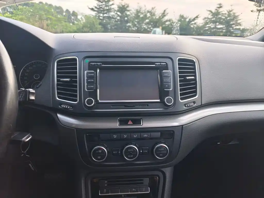 Volkswagen Sharan — миниатюра 16